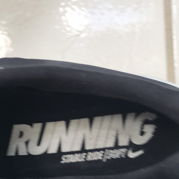 NikeRunning Sneakers - Picture 3 of 6